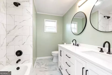 Bath - 2197 Level Grove Rd, Cornelia, GA 30531 photo 1 of 5