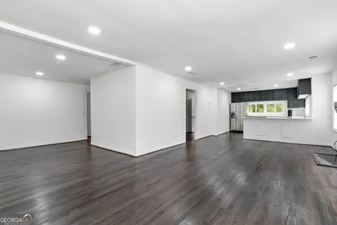 Living - 2197 Level Grove Rd, Cornelia, GA 30531 photo 4 of 10