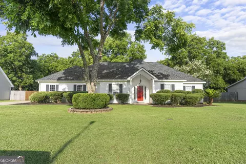 402 Grove Ln, Kathleen, GA 31047