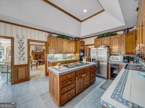 Kitchen - 655 Mcdonough Rd, Hampton, GA 30228 photo 1 of 5