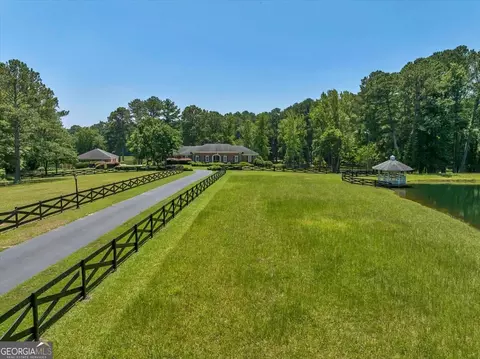 Exterior - 655 Mcdonough Rd, Hampton, GA 30228 photo 27 of 37