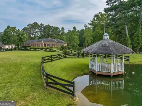 Exterior - 655 Mcdonough Rd, Hampton, GA 30228 photo 2 of 37
