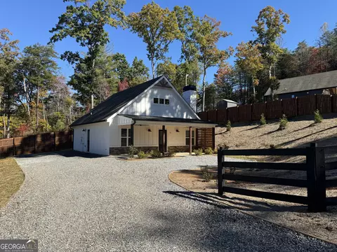 25 Nottaway Ln, Young Harris, GA 30582