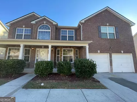 582 Ironstone Dr, Fairburn, GA 30213