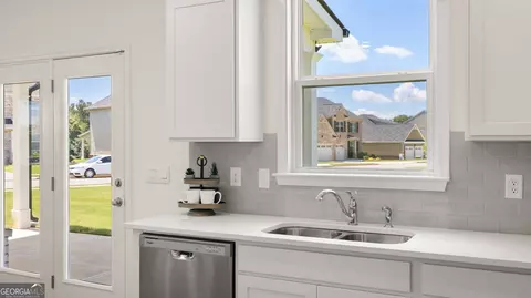 Kitchen - 664 Edgar St #LOT 157, Hampton, GA 30228 photo 5 of 6