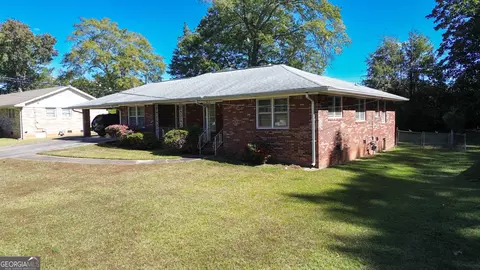 1487 Hammack Dr, Morrow, GA 30260 photo 2