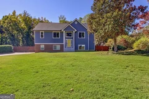 65 Heathridge Dr, Sharpsburg, GA 30277