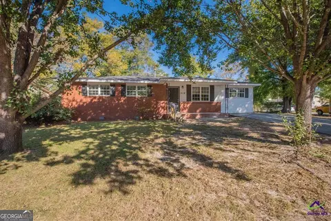 219 Palomino Ln, Warner Robins, GA 31088