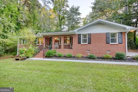 9117 Lakeview Dr SW, Covington, GA 30014
