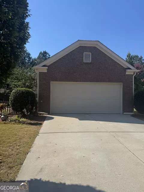 245 River Meadow Dr, Lagrange, GA 30241 photo 4