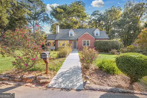 2718 Kimmeridge Dr, East Point, GA 30344