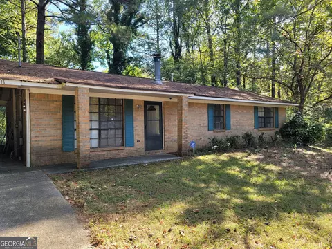 135 Fairview Dr, Stockbridge, GA 30281