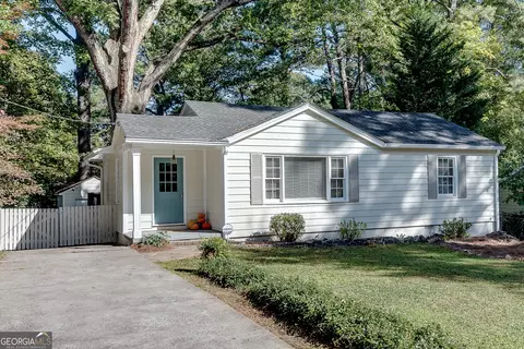 678 Scott Cir, Decatur, GA 30033