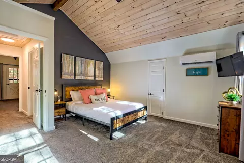 Bedroom - 252 Thunderhead Ln, Dillard, GA 30537 photo 11 of 14