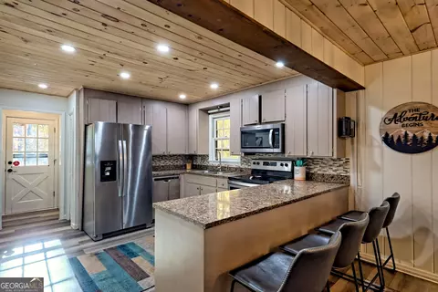 Kitchen - 252 Thunderhead Ln, Dillard, GA 30537 photo 2 of 5