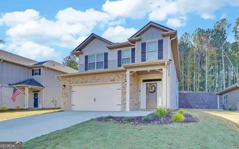 294 Magnolia Villas Dr, Cornelia, GA 30531