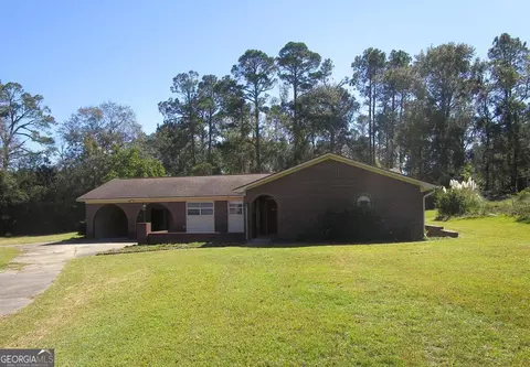 111 Kathleen Rd, Swainsboro, GA 30401