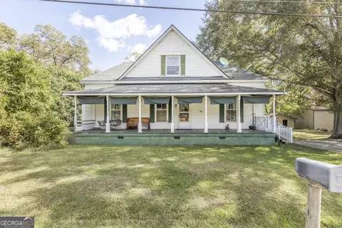 400 3rd St, Bonaire, GA 31005