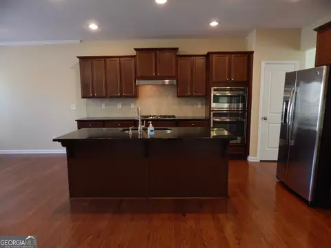 Kitchen - 3328 Twinrose Pl, Milton, GA 30004 photo 3 of 10