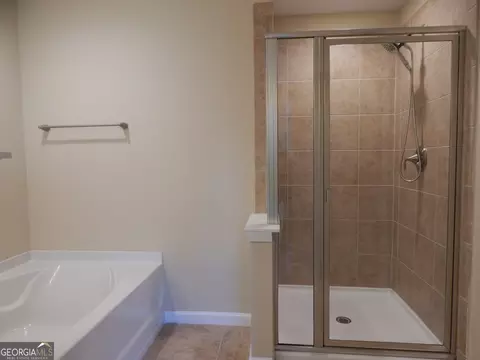 Bath - 3328 Twinrose Pl, Milton, GA 30004 photo 3 of 5