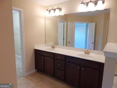 Bath - 3328 Twinrose Pl, Milton, GA 30004 photo 2 of 5