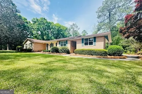 59 Walnut St, Mcrae-helena, GA 31055