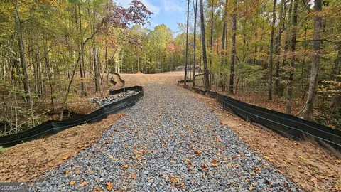 363 Cherokee Trl, Forsyth, GA 31029