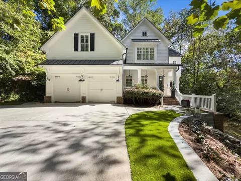3929 Pineridge Rd SE, Smyrna, GA 30080