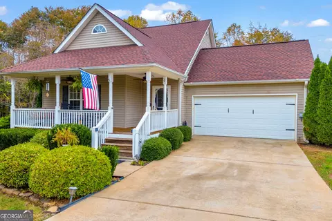 192 Sassafras Ln, Mount Airy, GA 30563