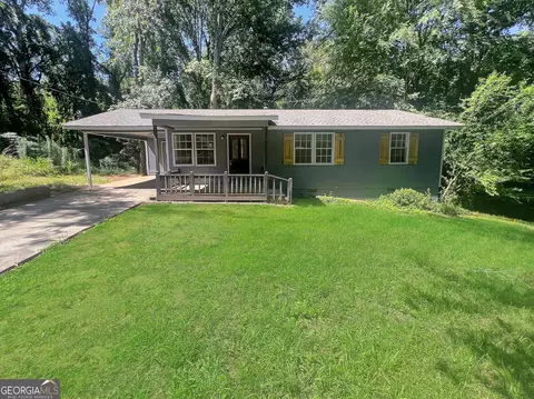 406 Brookwood Dr, Forsyth, GA 31029