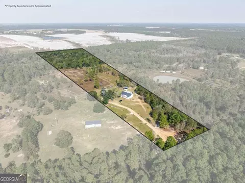 4255 Stanford Rd #8, Ashburn, GA 31714