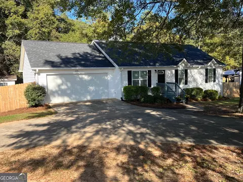 2094 Broad St, Statham, GA 30666