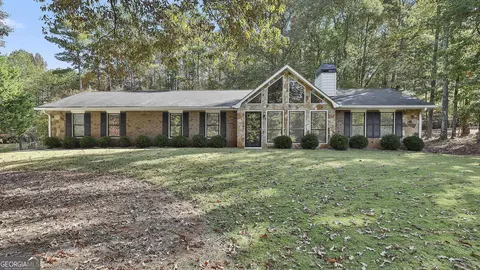 145 Wendell Ct, Fayetteville, GA 30215