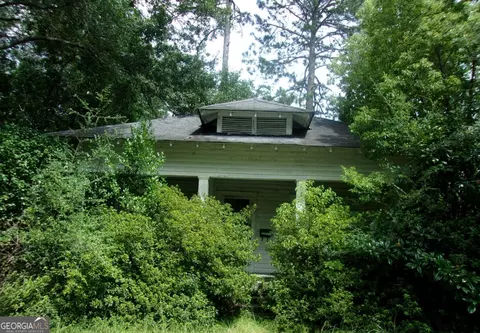 608 Izlar St, Waycross, GA 31503