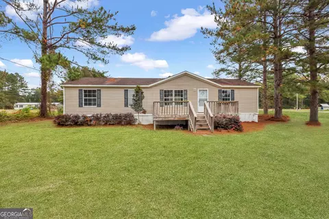 16 Barn Road Cir, Jesup, GA 31545