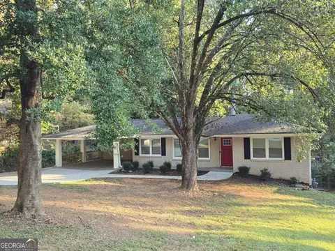 713 Cheviot Dr, Decatur, GA 30032