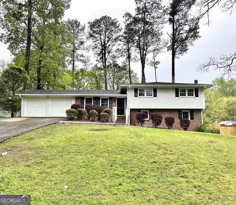 1872 N Oak Dr, Lawrenceville, GA 30044