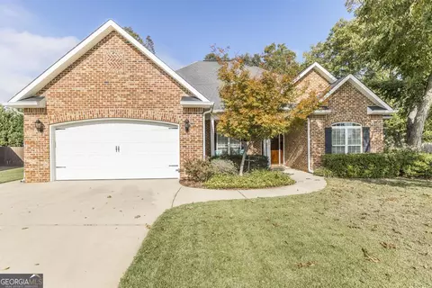 214 Norfolk Cir, Warner Robins, GA 31088