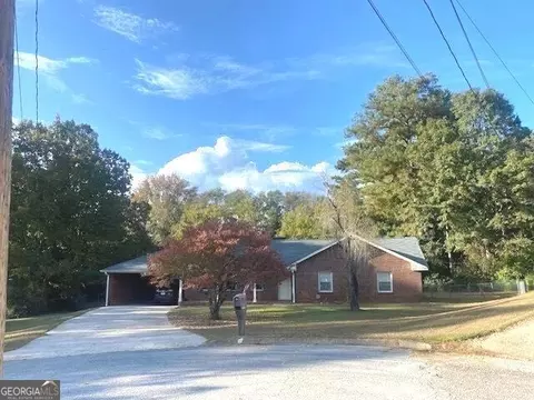 1106 N 17th Ct, Lanett, AL 36863