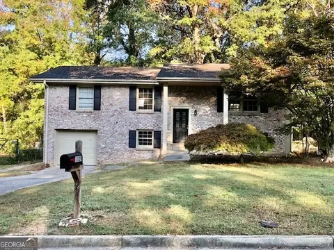1120 Buckhurst Dr, College Park, GA 30349