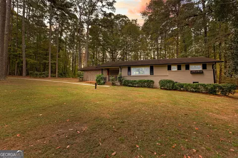 944 Tyrone Rd, Tyrone, GA 30290