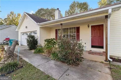 171 Nicki Ct, Hampton, GA 30228 photo 2