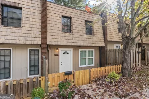 6428 Wood Cir W, Morrow, GA 30260