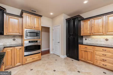 Kitchen - 505 Arbor Ln, Centerville, GA 31028 photo 3 of 8