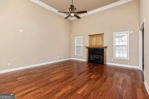 Living - 505 Arbor Ln, Centerville, GA 31028 photo 6 of 9