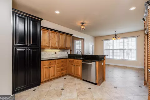 Kitchen - 505 Arbor Ln, Centerville, GA 31028 photo 5 of 8