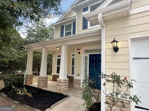 35 Newnan Lakes Dr, Newnan, GA 30263