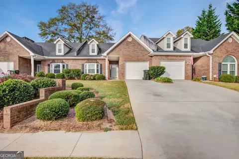 279 N Pond St, Toccoa, GA 30577