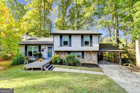 2921 Hillwood Dr, Lawrenceville, GA 30044