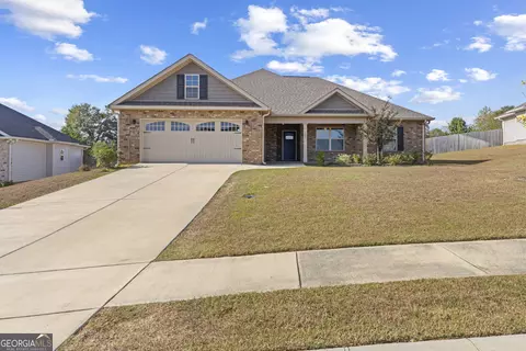 102 Creek Ridge Dr, Warner Robins, GA 31088